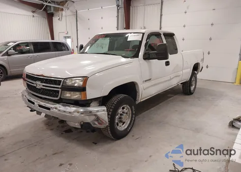 2006 Chevrolet Silverado 2500Hd Lt1 z USA, uszkodzony, nr VIN 1GCHK29U16E152251